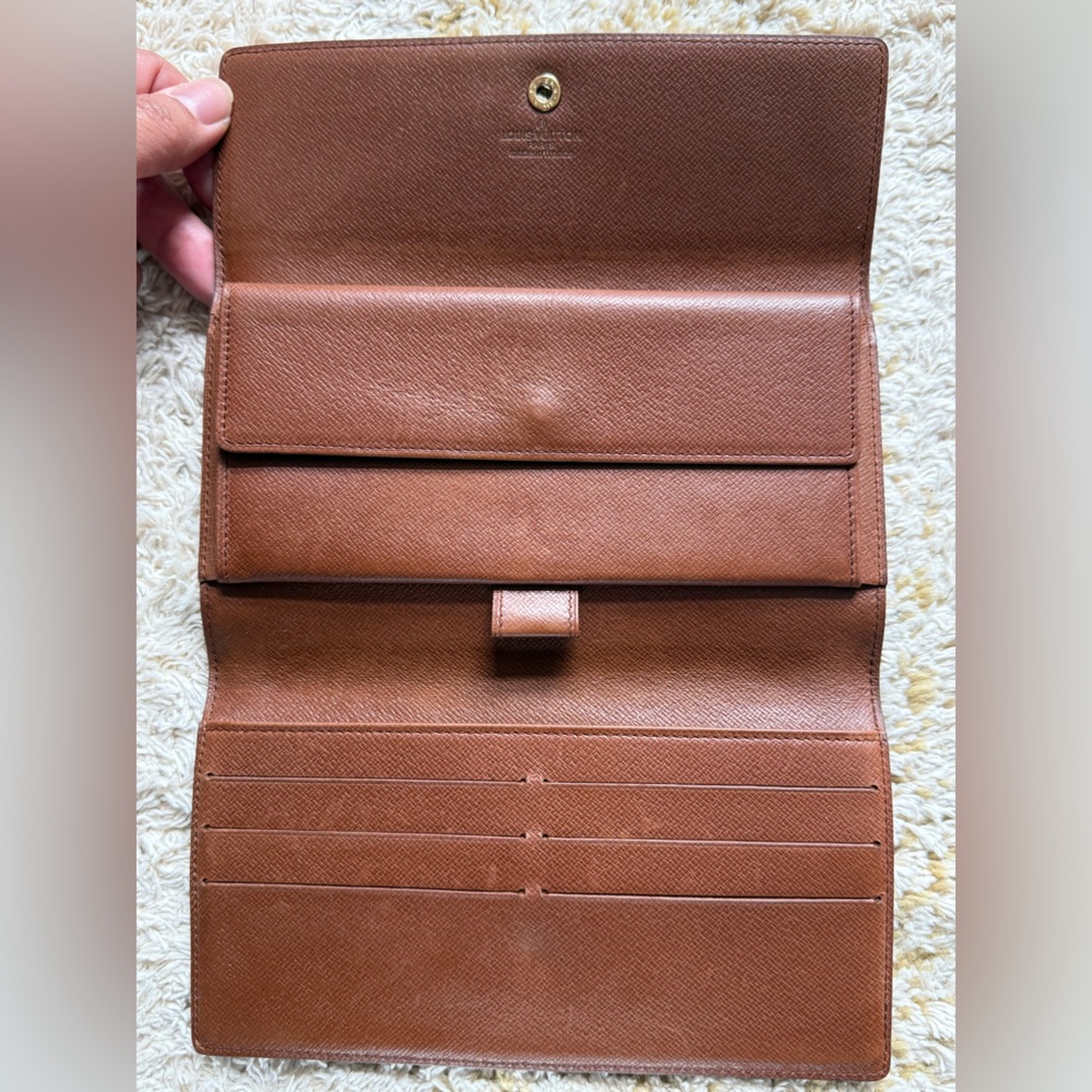 Louis Vuitton Brown Textured Leather Accessory - Picture 4 of 16
